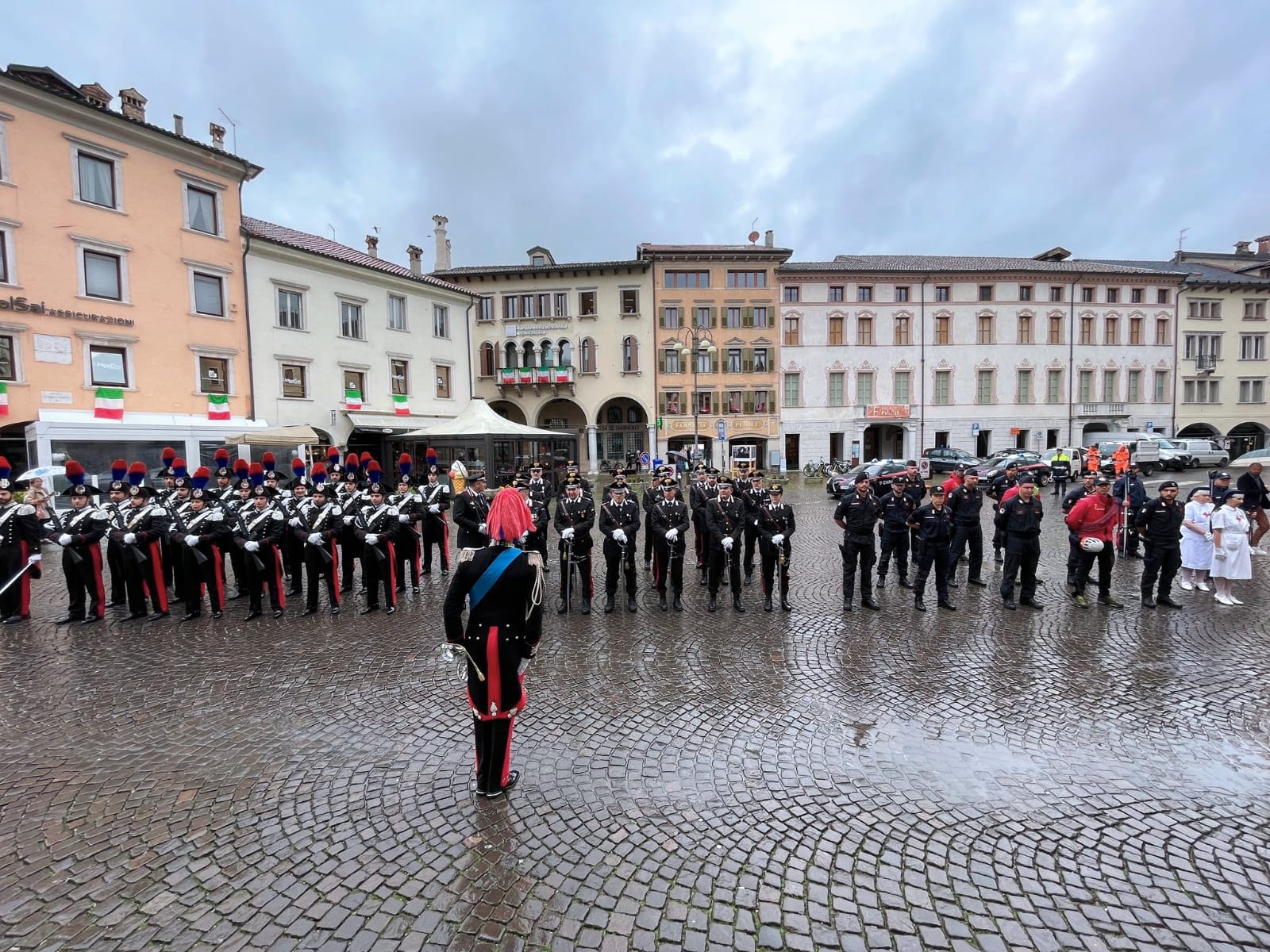 Belluno: l 'Arma dei Carabinieri festeggia il 209° anniversario. - Radio  Club 103